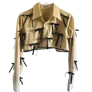 Single Needle Tailoring Beige Cropped Button-Up Shirt with Black Ribbon Bows Top